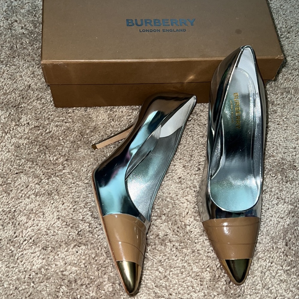 Burberry Heels - Picture 9 of 11